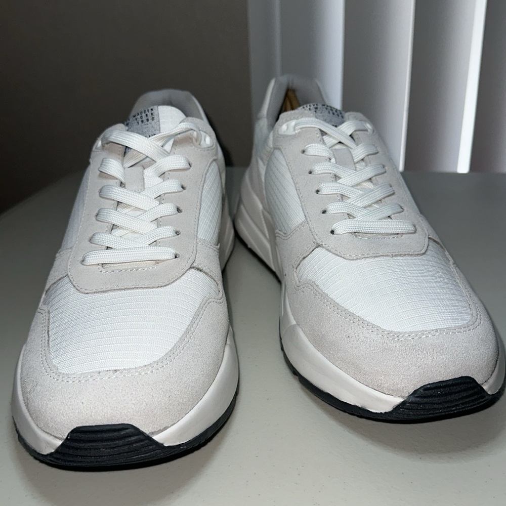 STEVE MADDEN BRADDIK WHITE NEW, size 13, very comfy, last one!